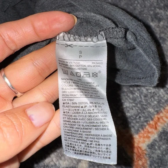 Banana Republic V-neck Timeless Tee – Long Sleeve – Charcoal Gray – Size S - Picture 5 of 5